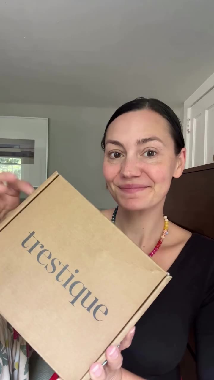 5 min face with @trestique 🌟 #cleanbeauty #sustainablebeauty #40something