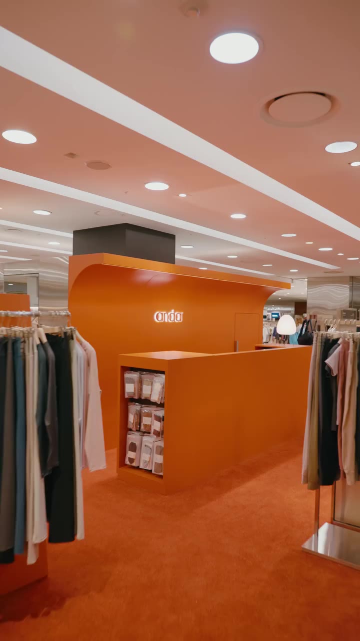 안다르 롯데백화점 부산본점 GRAND OPENING 부산의 중심, 서면에 안다르가 새롭게 오픈했습니다 🎉 움직임의 에너지를 담은…