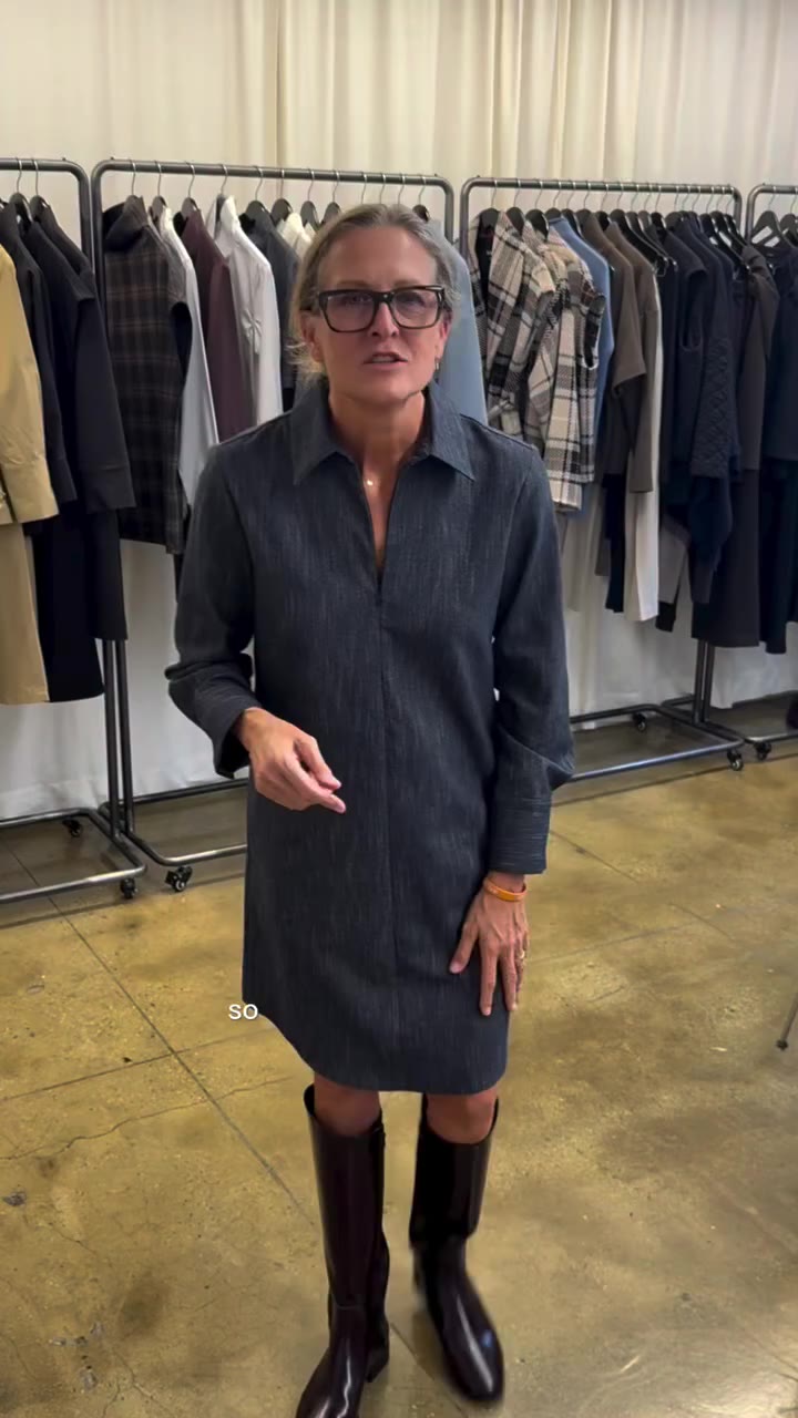 It looks like denim. It isn’t.👖 What you’re seeing is an Italian suiting …
