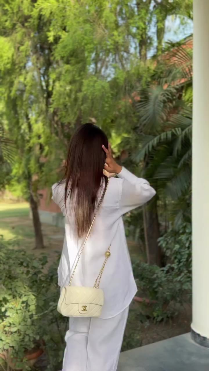 Pure linen, effortless silhouettes and endless ways to wear them. From coffee…