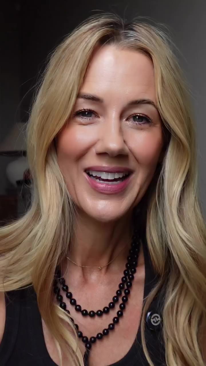 My go-to @vieve eye wands - so easy to blend with your fingers and they have…