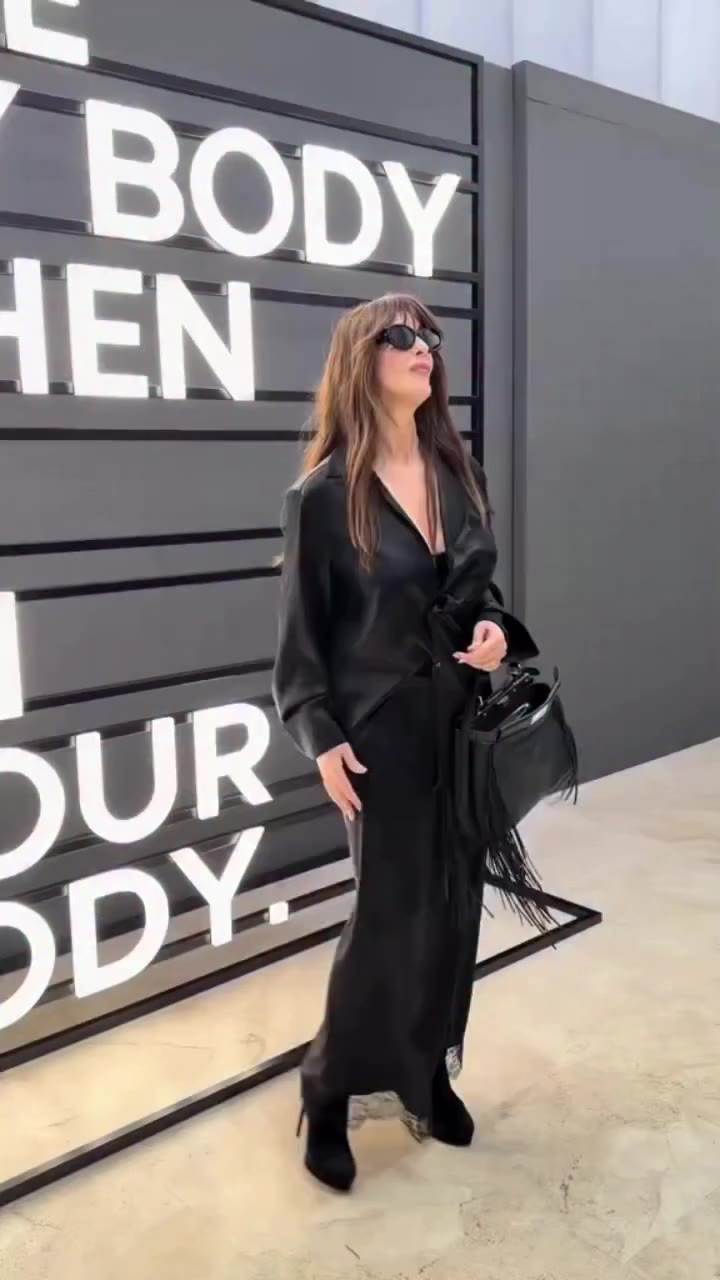 Monica ❤️#monicabellucci attends today the Fendi show in Milan Fashion week…