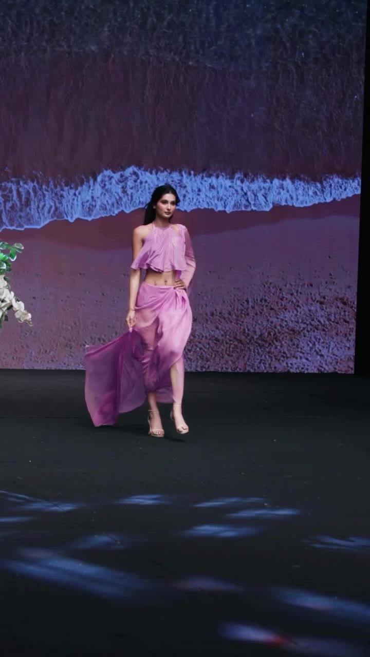 A walk that speaks confidence. ✨ Shambhavi Singh on the runway at One Day…