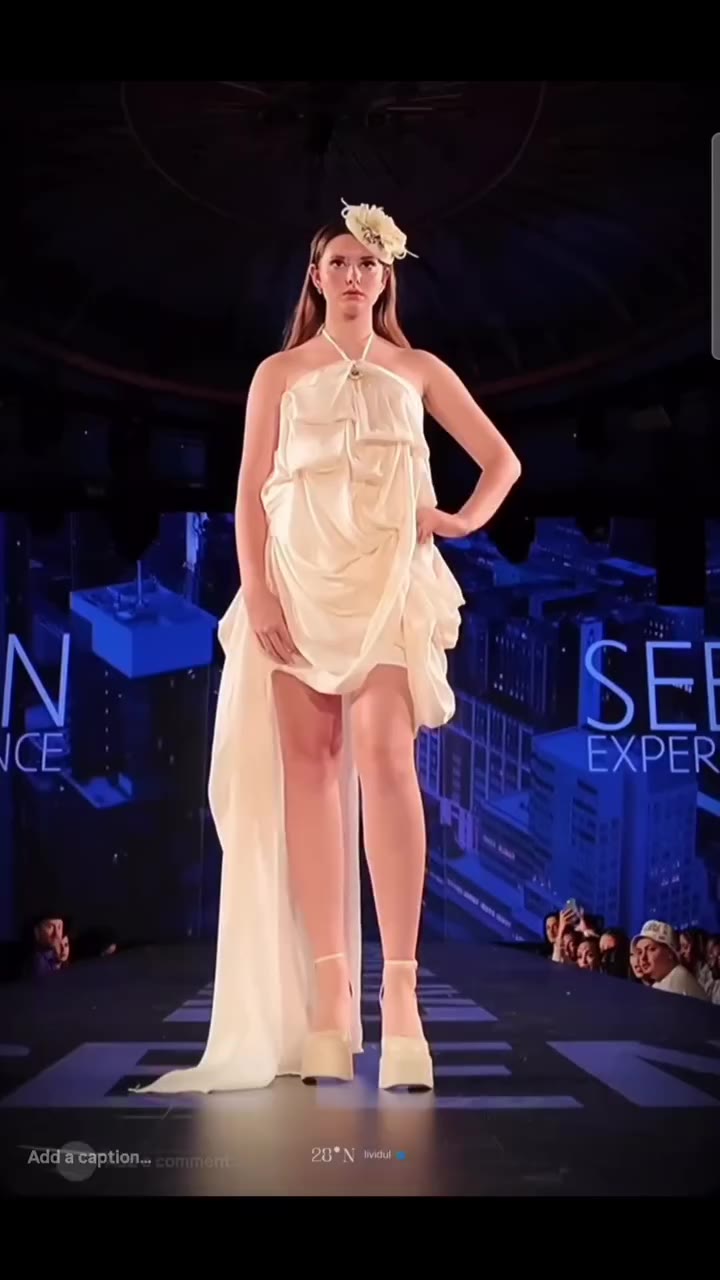 Look by @cltfashionweek