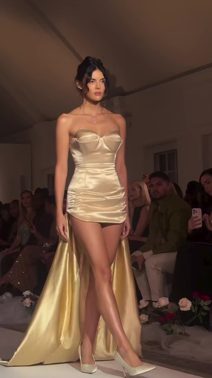 Still closed the show though💅✨ this collection was about the transformation…