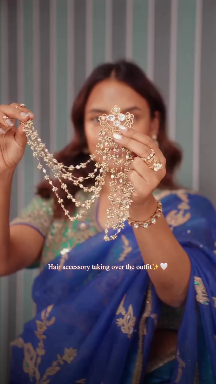 When your hair accessory is the whole jewellery plan. 🫶🏻 ft. Mogra Bageecha…