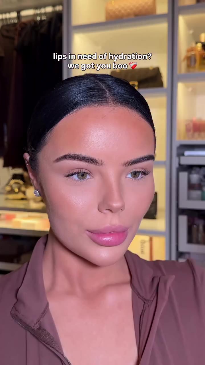 smushy sos 🤝 rehydrating baddies’ lips using shades: 🌸guava glaze 🌺red-y 2…
