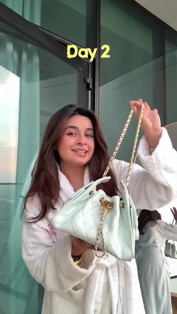 Girl Mathing My Chanel - Day 2 💅 Trying to make this bag work with colours it…