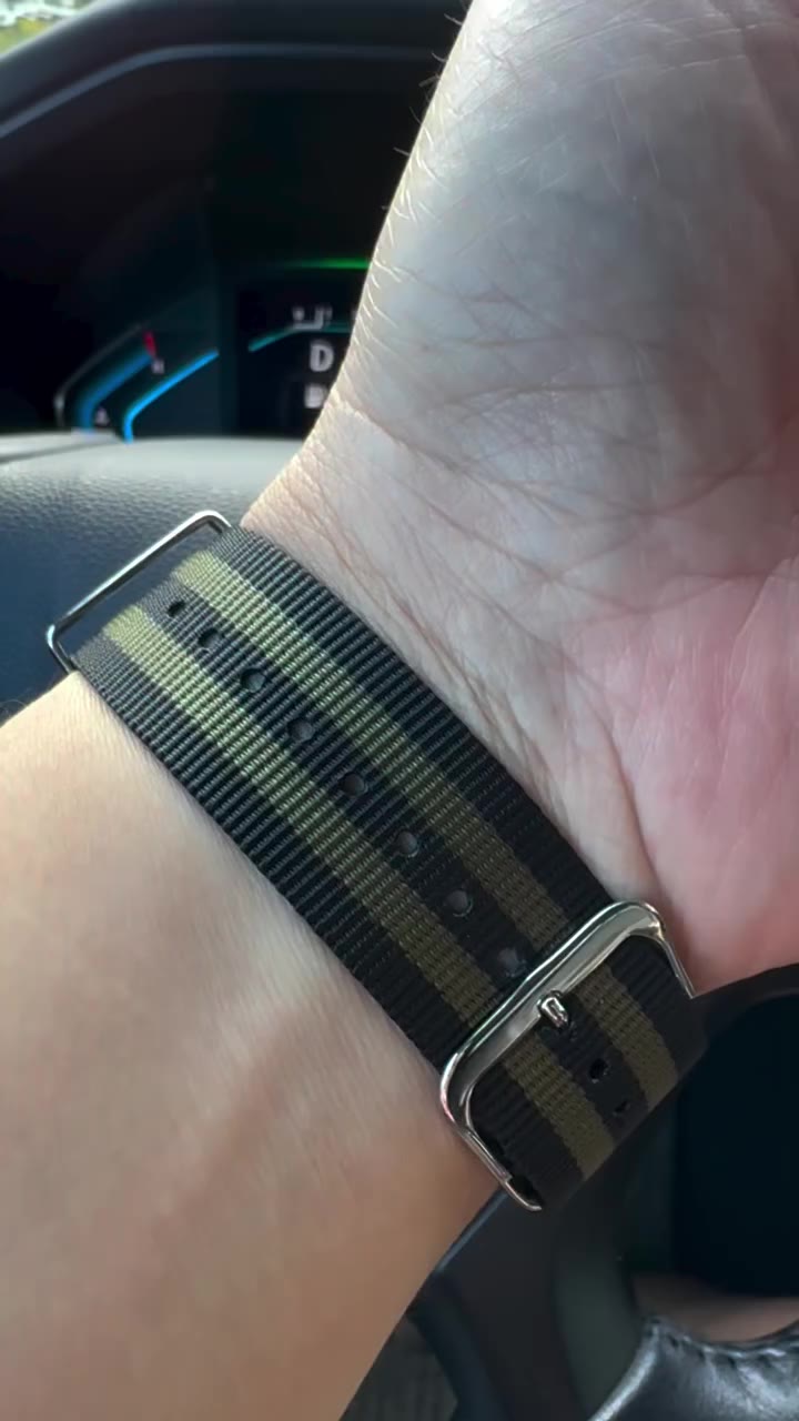 Wednesday wrist check ⌚️ Wearing the Seagull 1963 42mm today. Seldom gets…