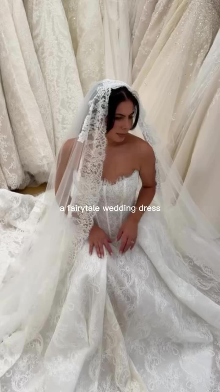 The kind of dress you’ve been dreaming about 💭 A custom made gown only…