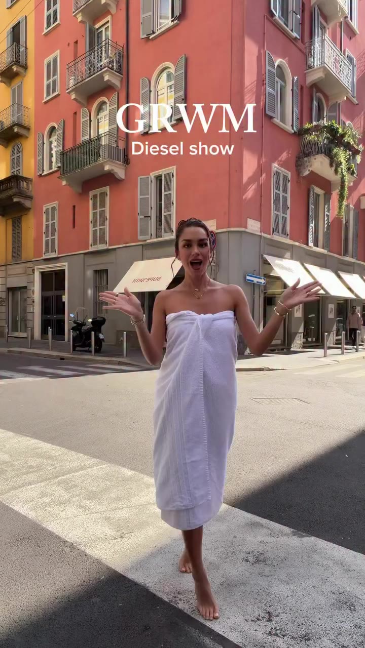IT’S SHOWTIME @diesel ♥️ Let’s get readyyyy for Milan Fashion Week!! Un poco…
