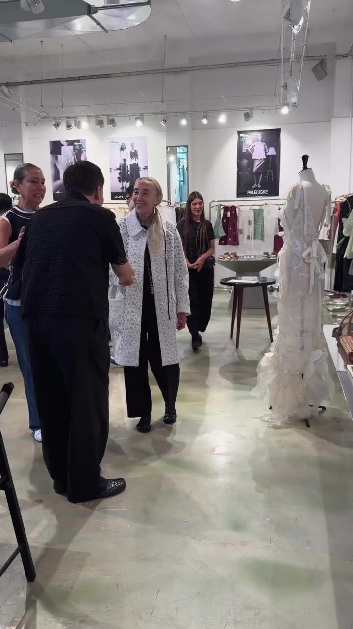 One of those Milan moments I’ll quietly keep with me. Meeting @carlasozzani…