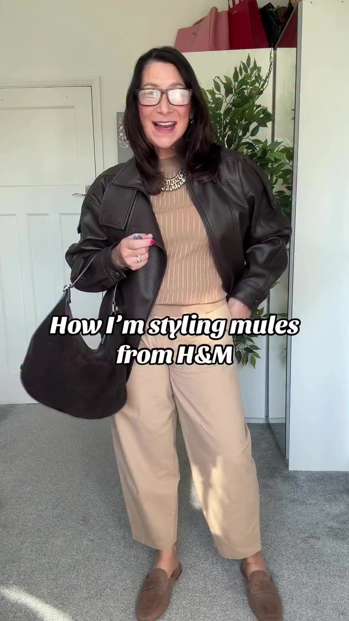 CHATTY JACQUI 📣 How I styled some @hm mules. Was so easy with clothes I had…