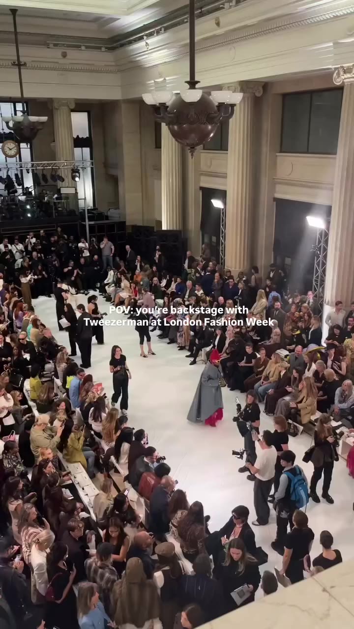 A glimpse into backstage madness @londonfashionweek