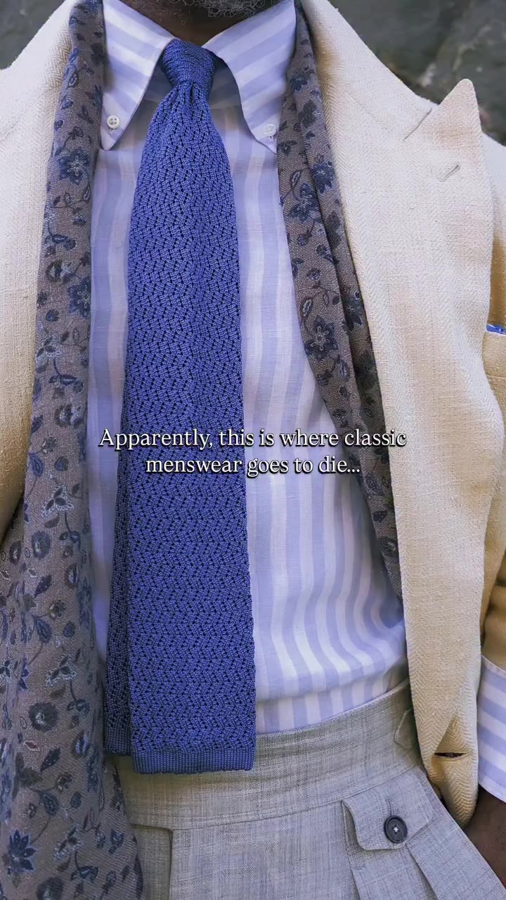 Somebody call the sartorial police. 🚨 The baseball cap with tailoring. Again…