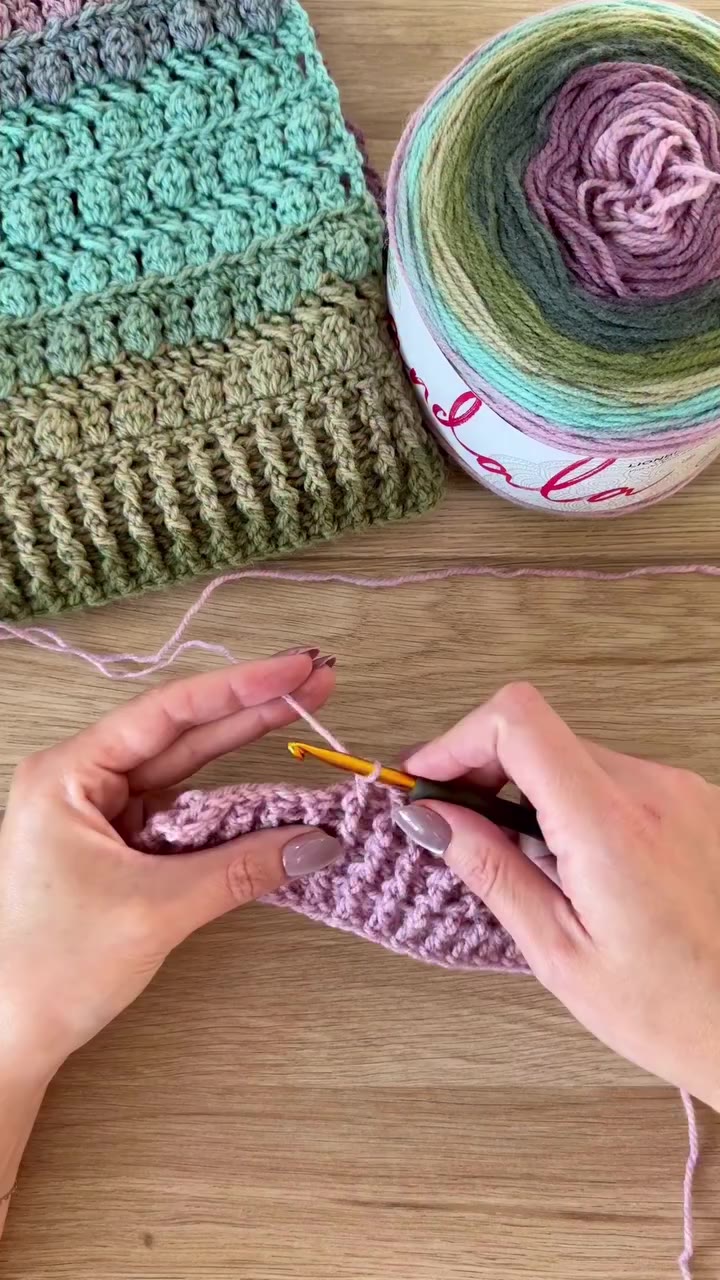 Who else loves to use post stitches to make a beautiful ribbed texture?! 🤩So…