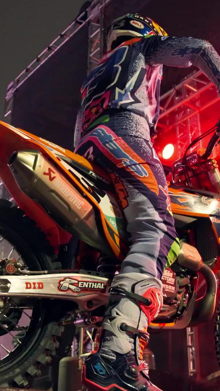 Hard to picture the gate without that #3 🥹 This weekend marks Eli Tomac’s…