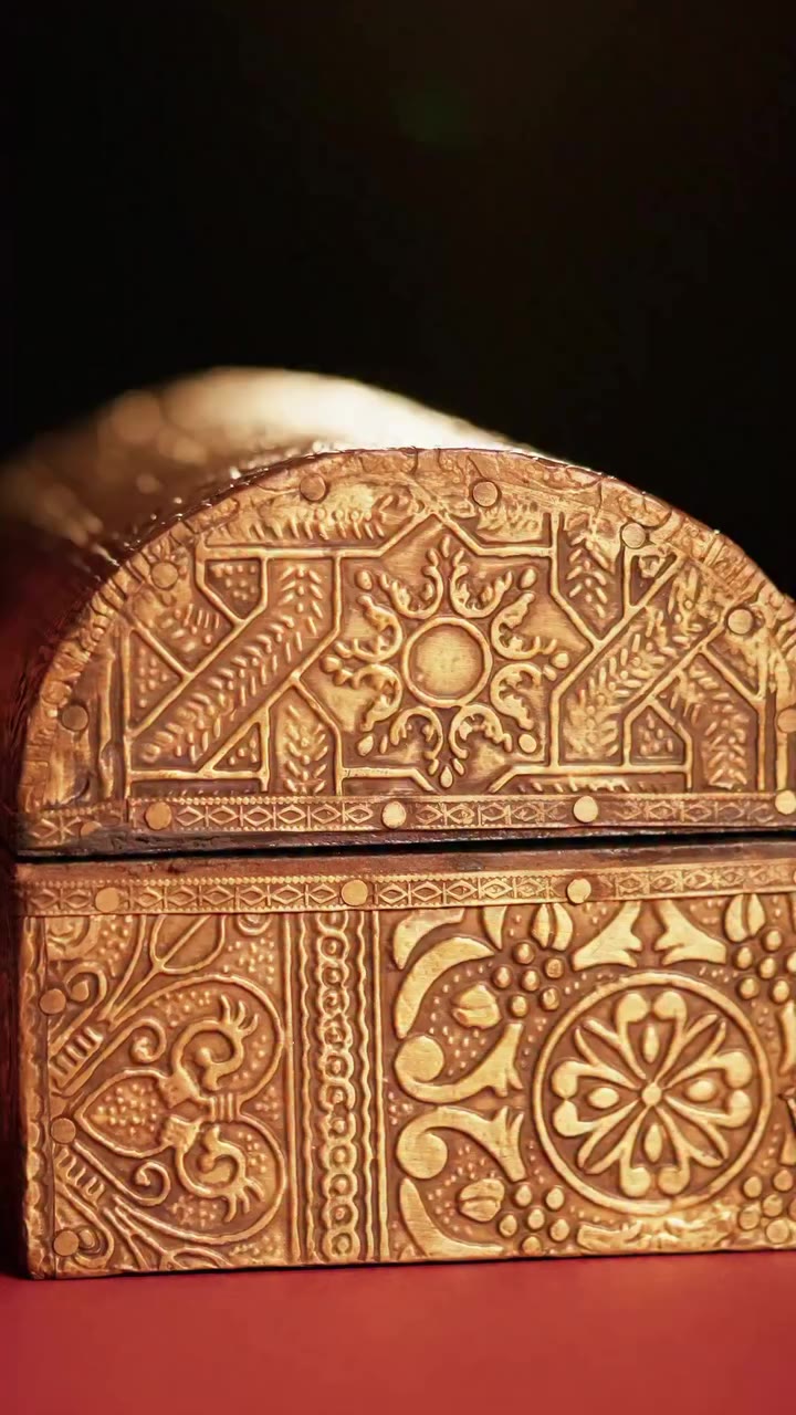 A little glimpse of something special coming your way… ✨ #Lakshita