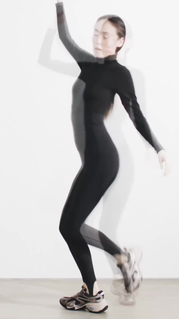 Move by instinct. Metallic flashes catch every shift, while sculpted soles…