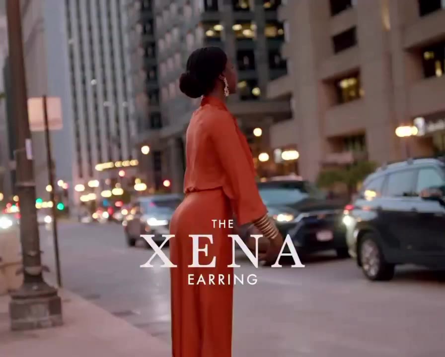 XENA does both… full chandelier when the look calls for drama, detachable…