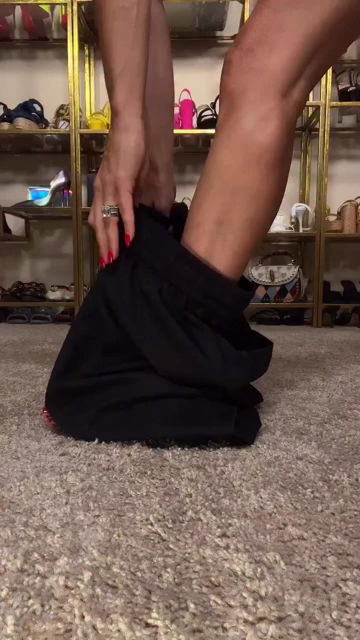 There’s so much I wanna say about this fit… First, these convertible wide leg…