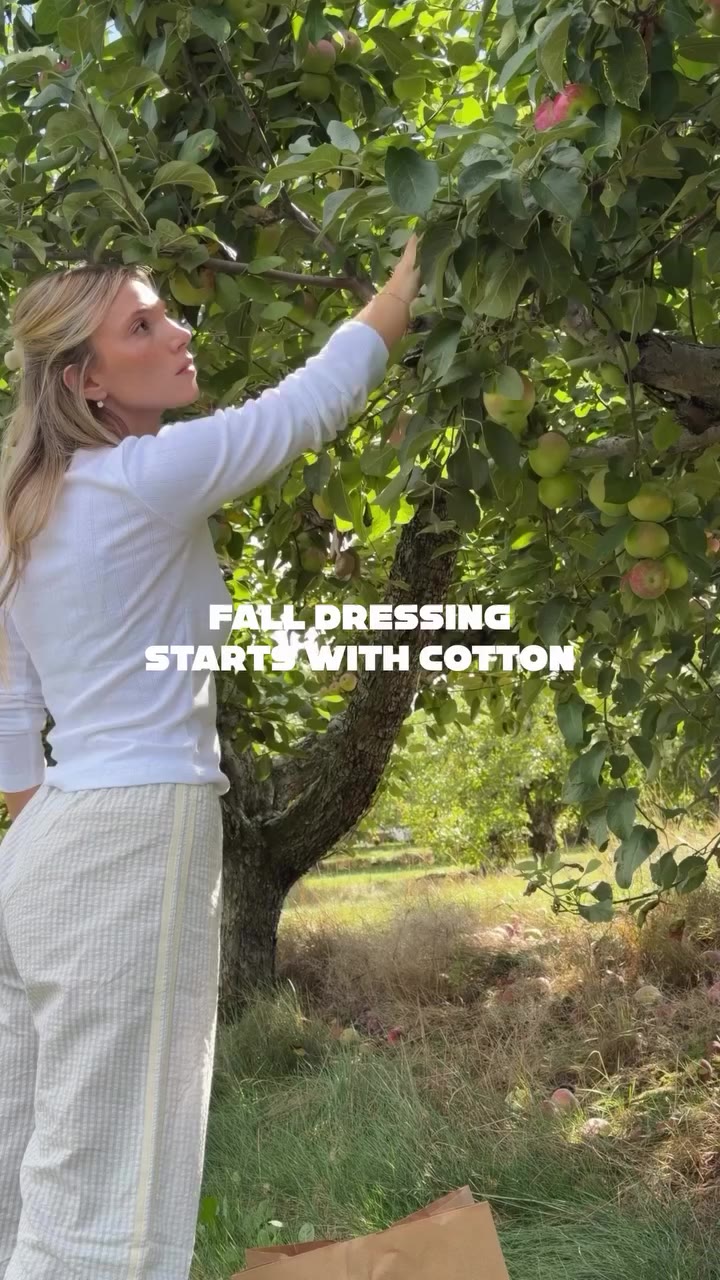 A comfy fall afternoon 🍎 cotton layers will always have my heart. breathable…