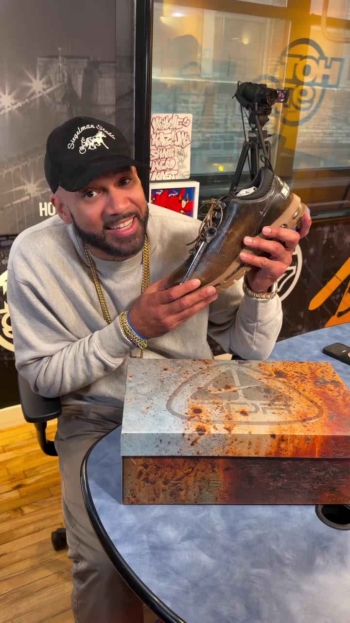 BIG BRONX IN THE BUILDING!!!!! 🗽🙅🏽‍♂️‼️ TDR PACK JUST TOUCHED DOWN AT HOT97…