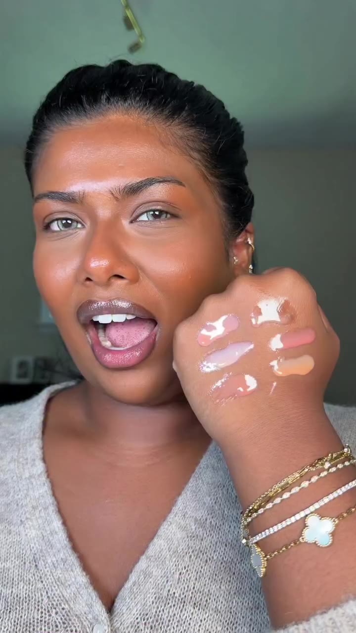 Theses are the best nude lip glosses!!! @juviasplace yall killed it with this…
