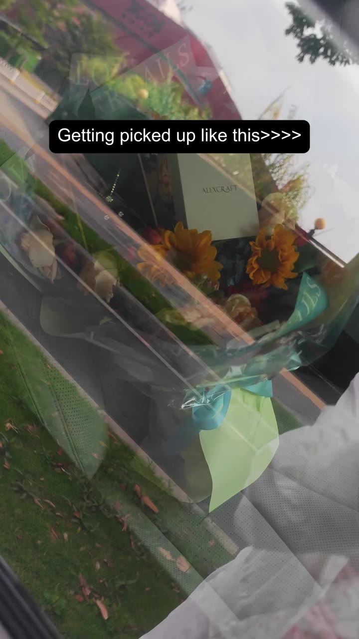 POV: they know exactly how to make you smile. A beautiful bouquet, a little…
