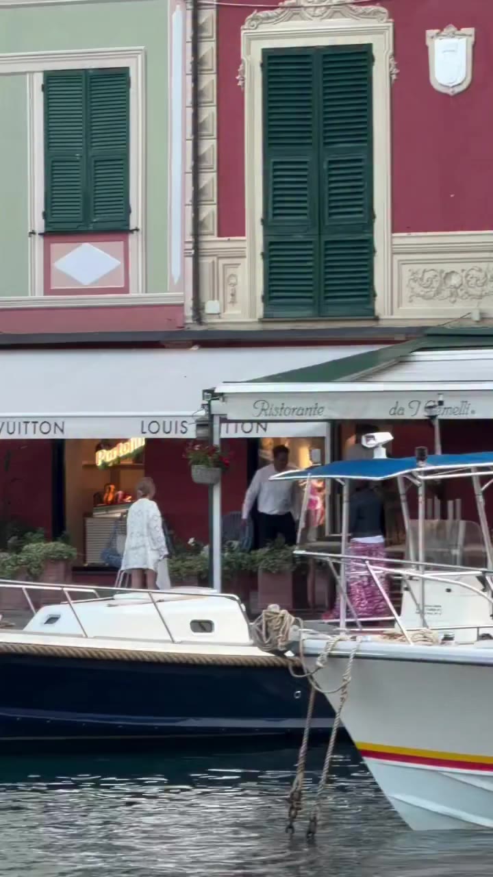 #italia @angieliciious A Portofino, qualche giorno fa, un piccolo cinghiale ha…