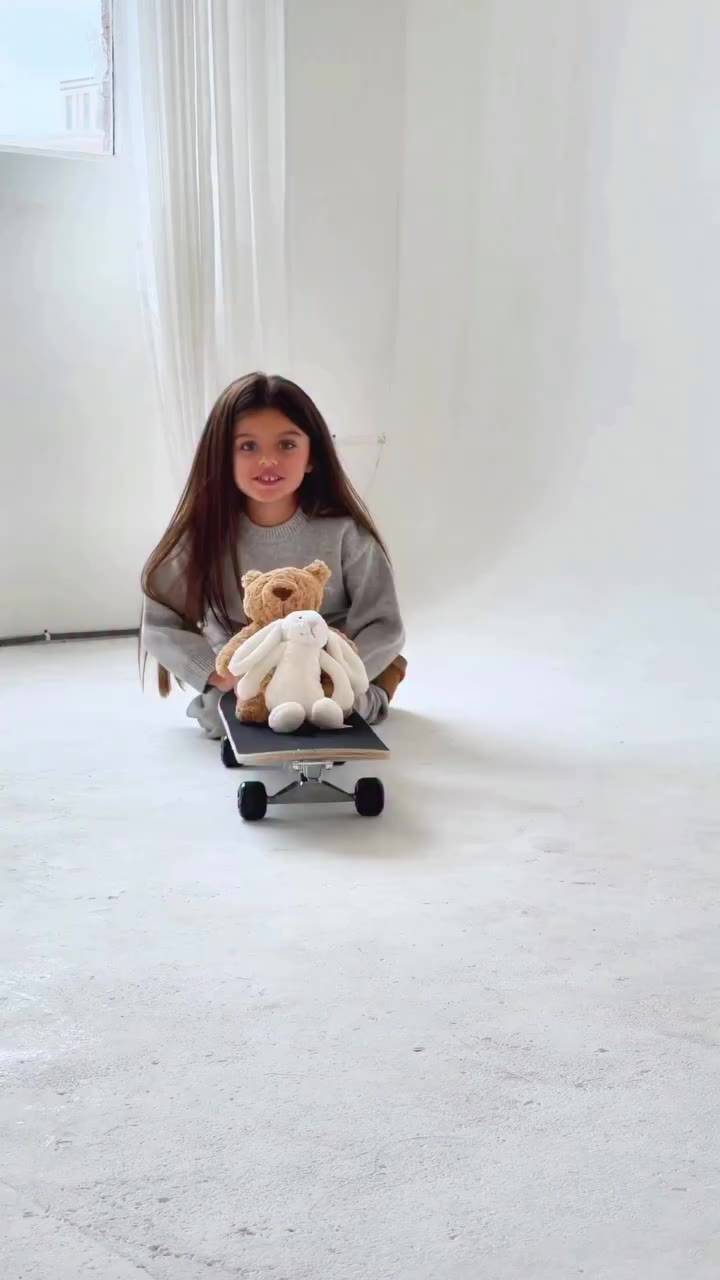 You asked, we listened… MINI KNIT is officially happening 🥹🧸🤎 Our cutest…