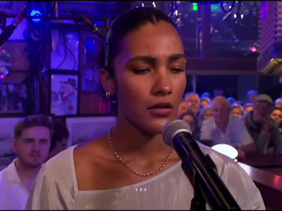 Olivia Dean - The Hardest Part, Live on Ina’s Nacht (2023) Back in 2023…