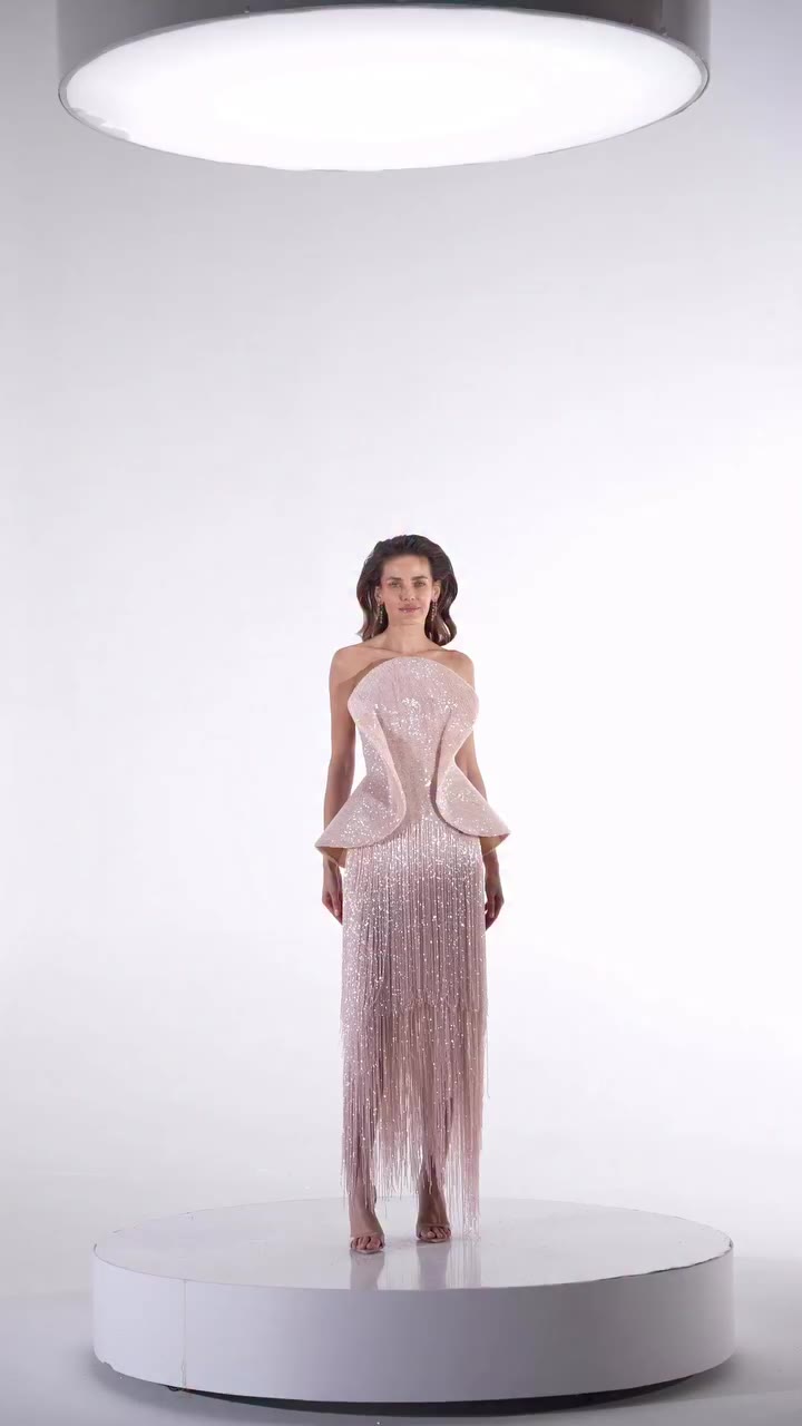 The Madame silhouette a dress that will stay with us for one more season…
