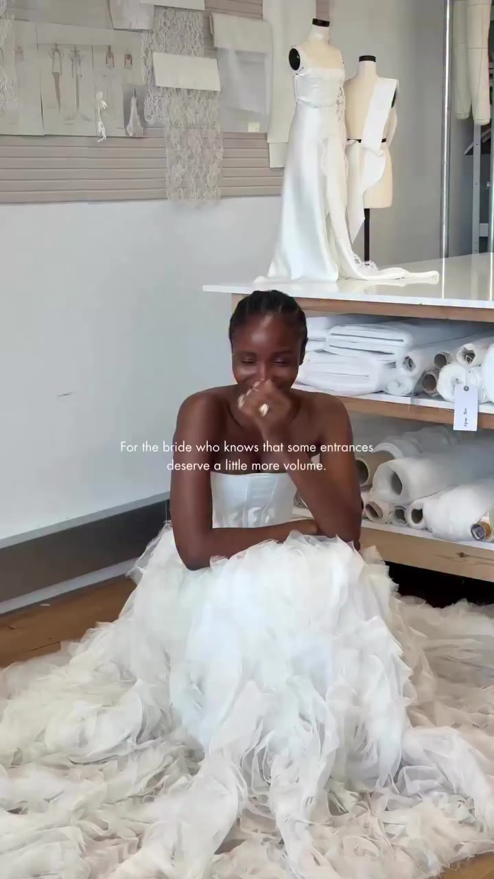 2027 brides that love volume, this one is for you. Book an appointment at our…