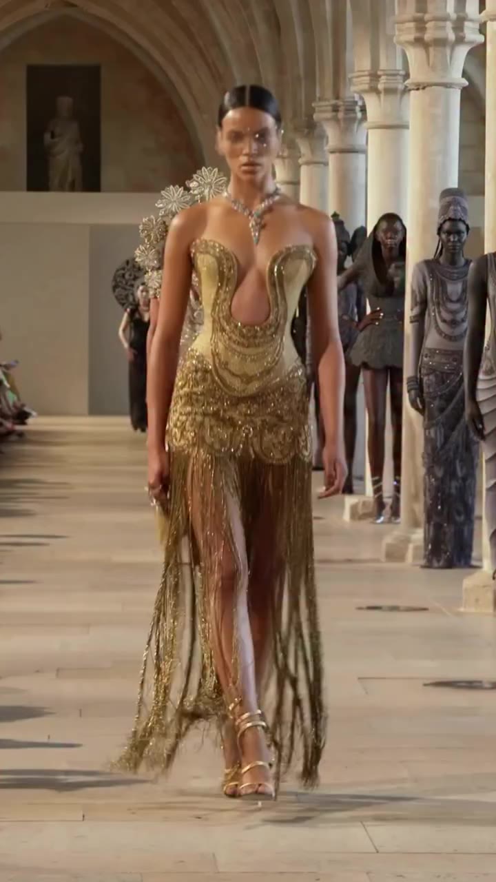 Step into Rahul Mishra @rahulmishra_7 latest Haute Couture collection for…