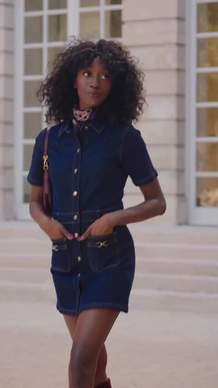 Wandering through Paris in my @zsupply denim dress, with no rush and a few…