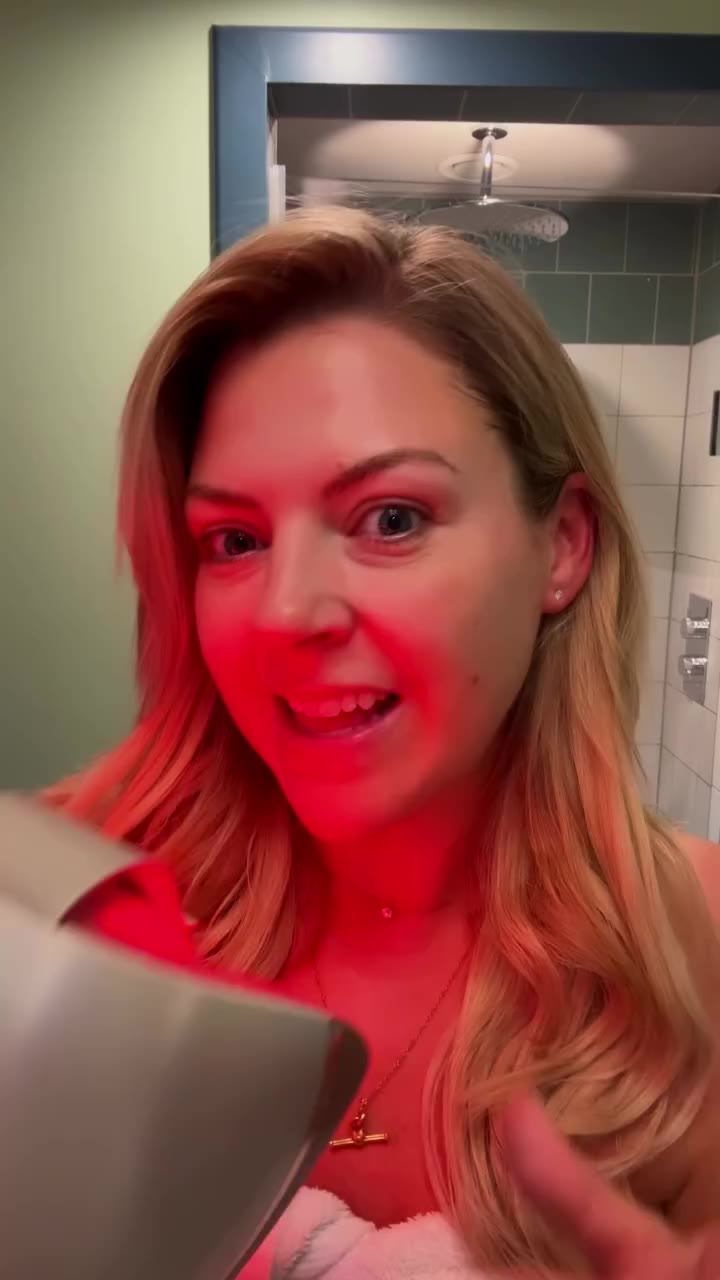 The only LED mask you’ll ever need believe me! AD Have you tried it yet? ✨…