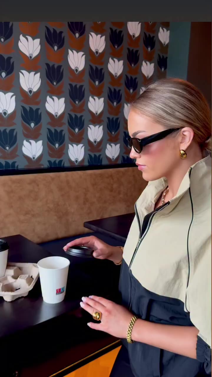 What’s your order? ☕️ Mine is an oat latte… and all the jewellery 🤎 Today’s…