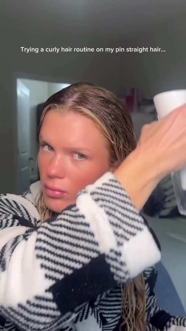 I cannot believe this worked on my “straight hair”! #curlpolice #curlyhair…