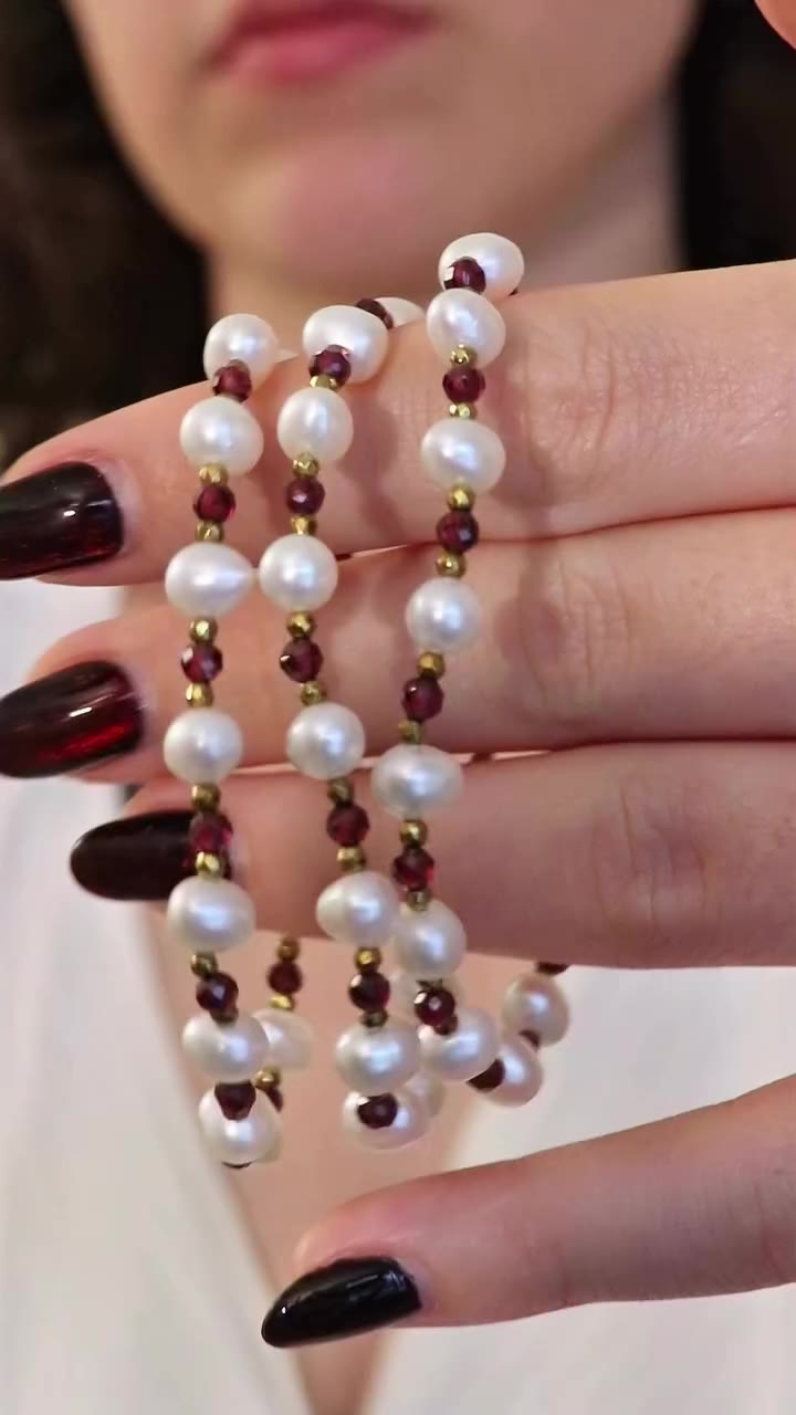 Fé, delicadeza e detalhes que encantam em cada escolha. ✨ O clássico das…