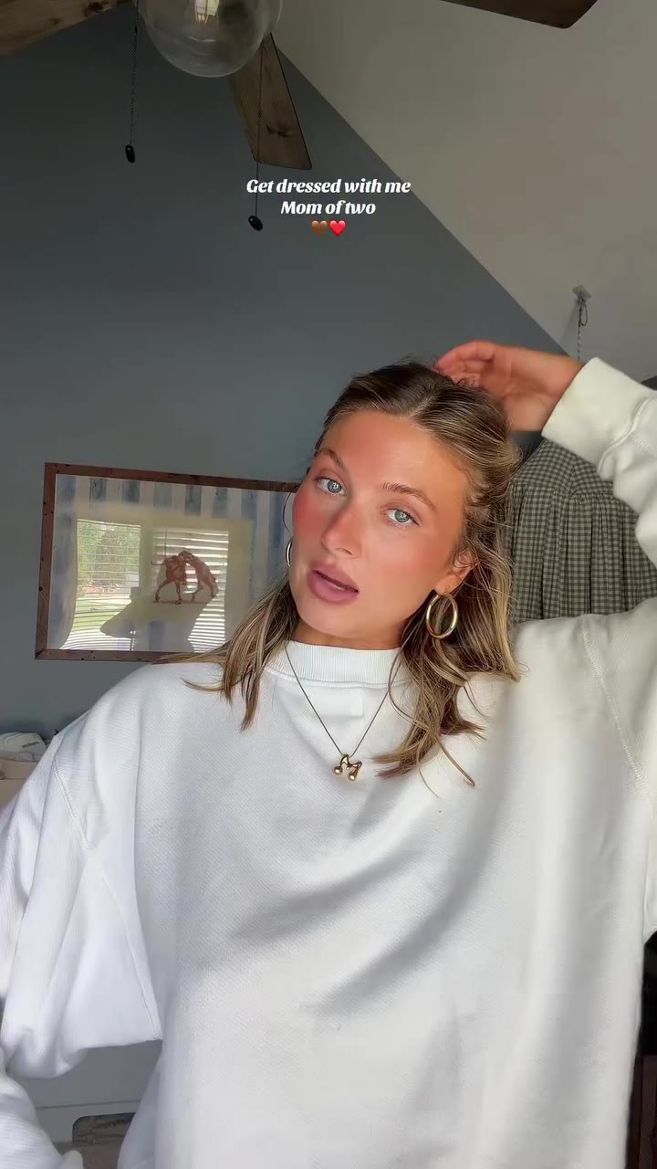 My stay at home but not home mom fit