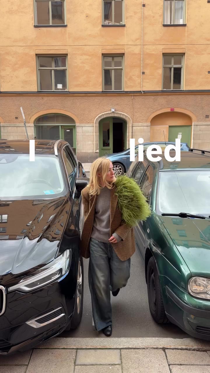Cannot stop wearing this tweed blazer I got for 15€? And I keep thinking about…