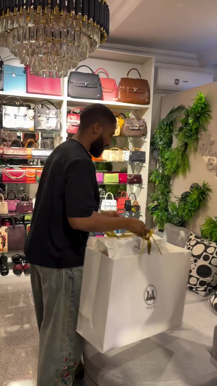 POV: Unboxing your 1 of 1 customized Duffle 3.0 & Kimono Set 😍 We think…