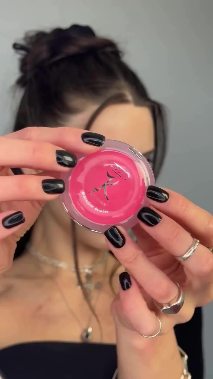 PZZO x Katteyes 💗✨ Todo brilla muchísimo y, a mi gusto, las formulaciones…