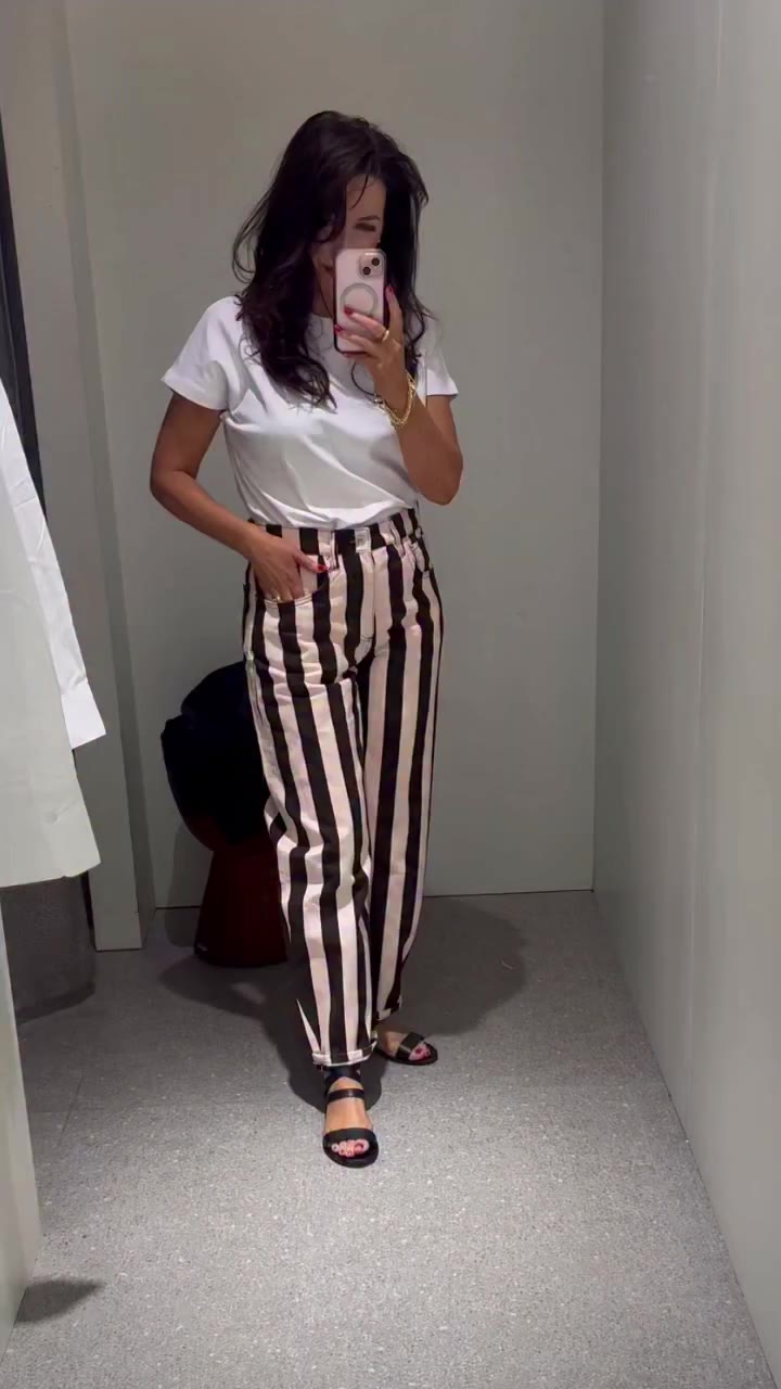 Two striped jeans from @mango, two completely different styles. Balloon or…
