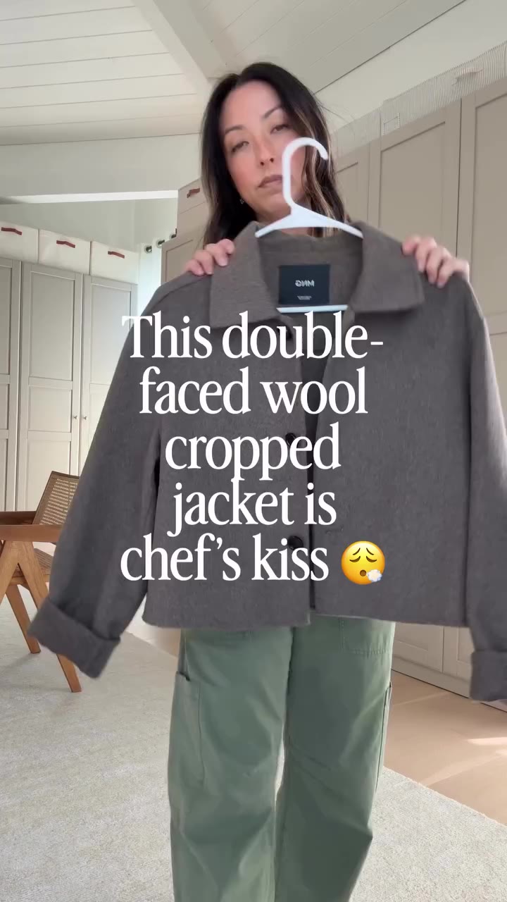 This new double-faced wool cropped jacket is chef’s kiss. Love the boxy fit…