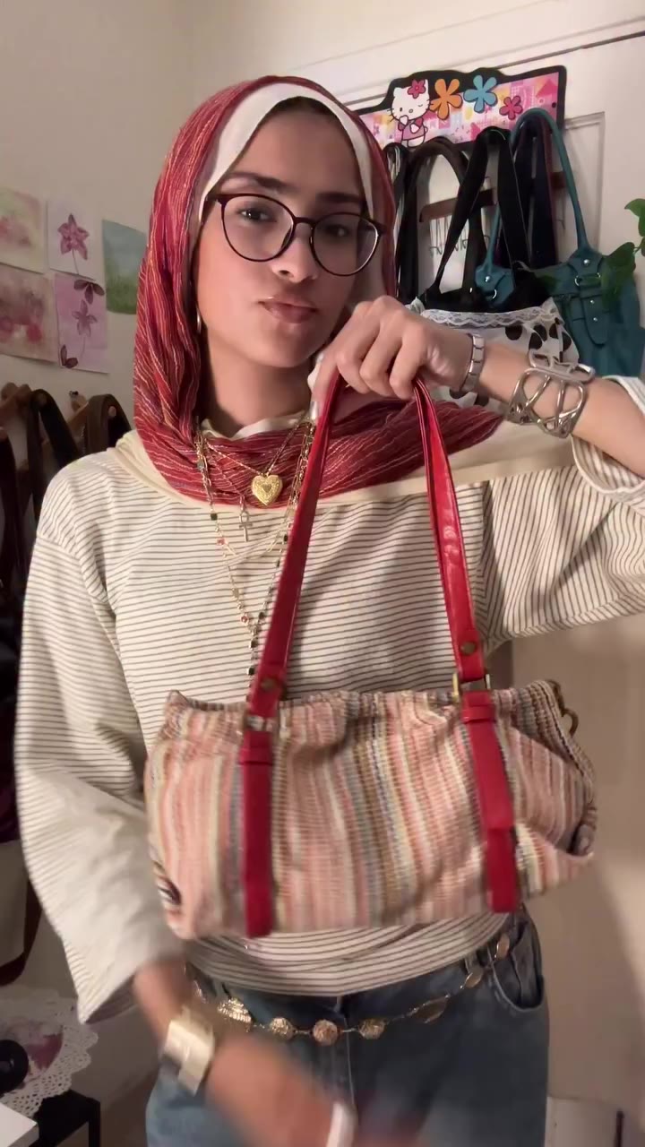 One bag. Two personalities. A little vintage, a little chaotic.