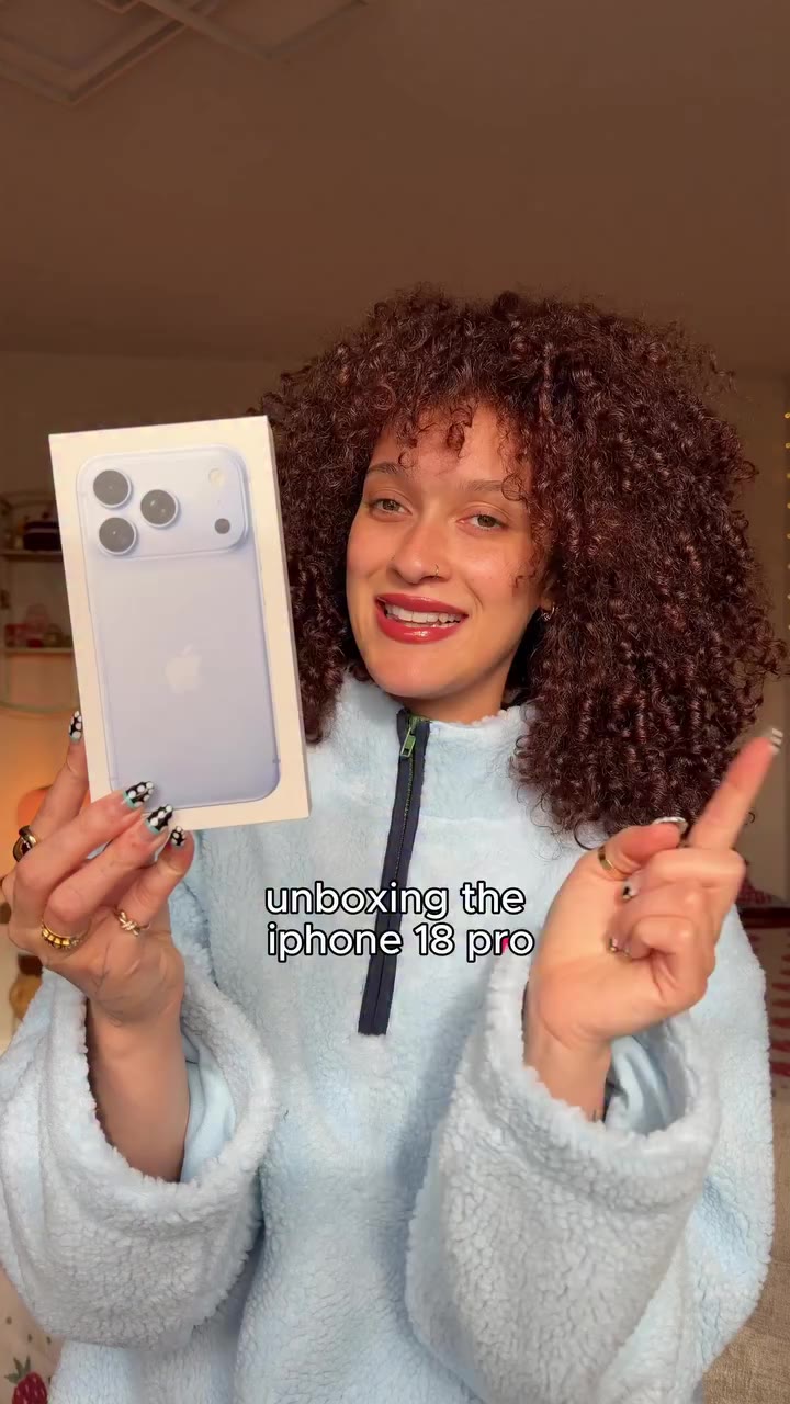 Unboxing the new iPhone 18 pro 🩵 isn’t the color sooo cute!!! I had to get…