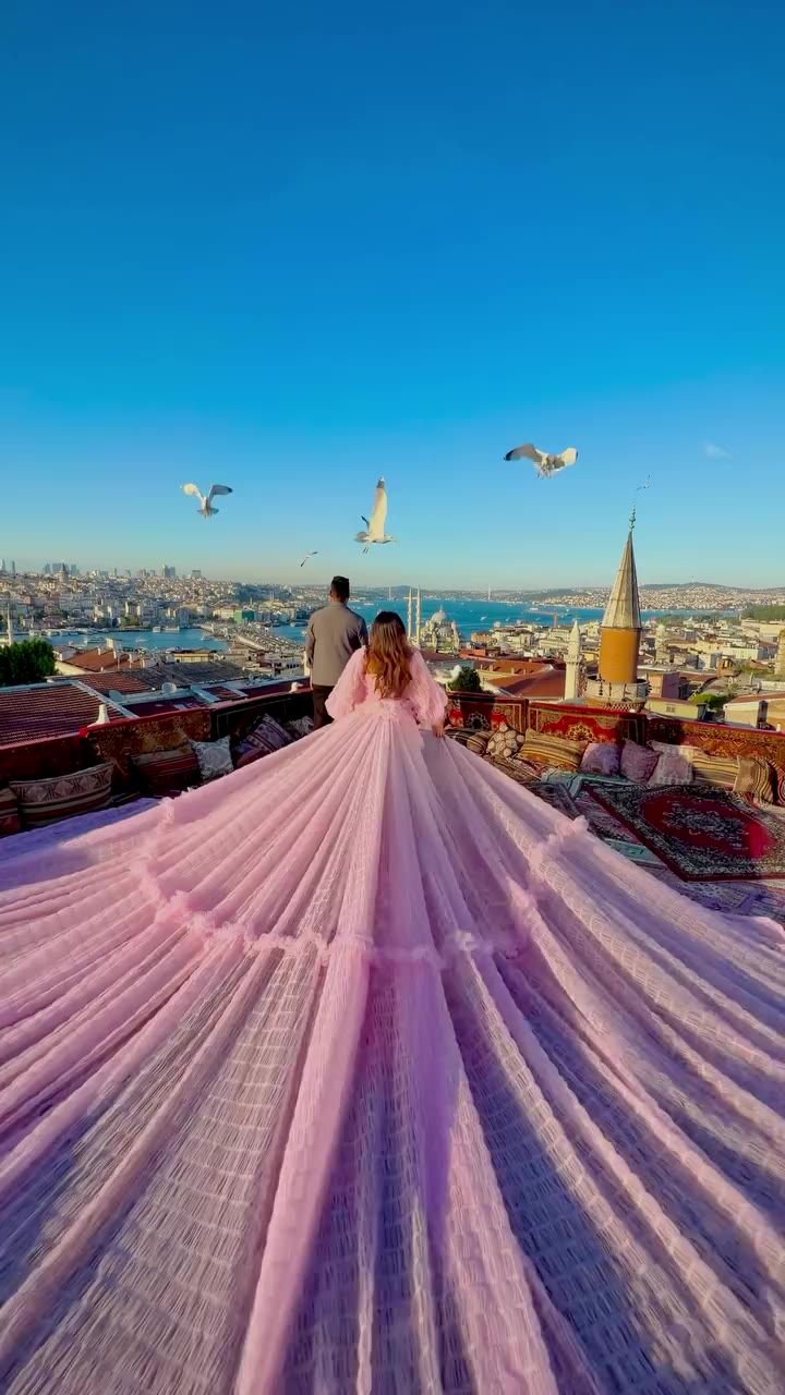 👗 At Sultan Terrace, there is a perfect outfit for everyone! Choose from more…