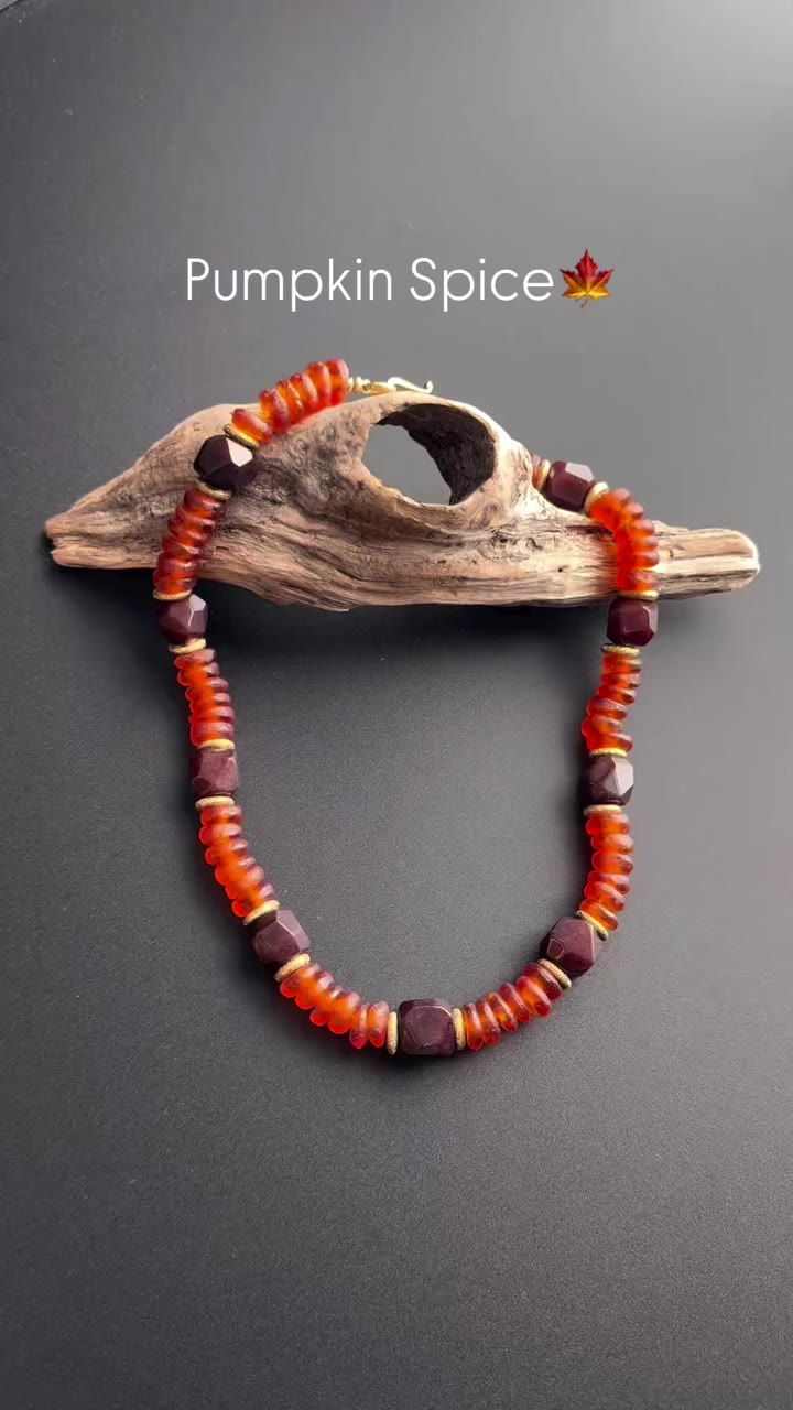 Pumpkin Spice🎃without the calories! The perfect Fall necklace…DM to make it…